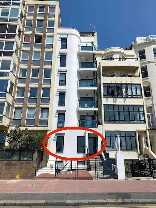 Sea View - 2 Bedroom - West Pier - Brighton Beach